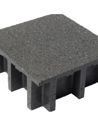Tramex PRFV ciego graneado. Altura 28 mm