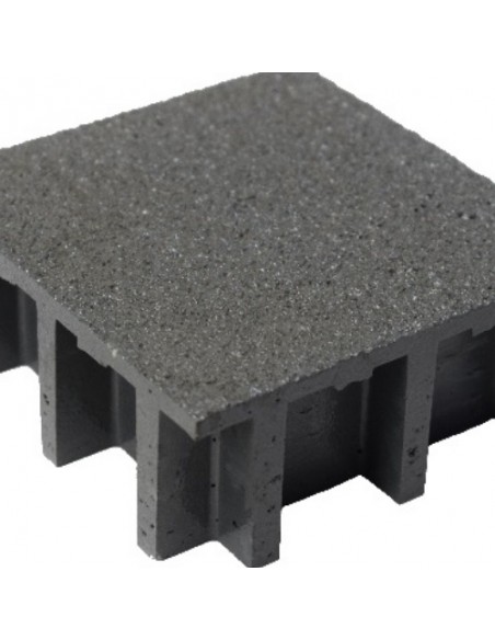 Tramex PRFV ciego graneado. Altura 28 mm